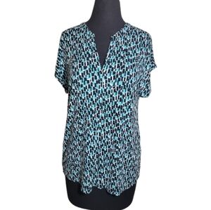 Dana Buchman women's medium blue Black white geometric v neck short sleeve top